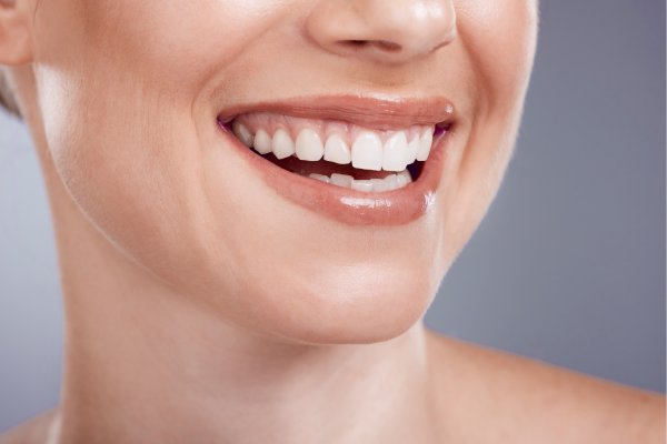 5 Ways to Whiten Your Cosmetic Dentures Safely